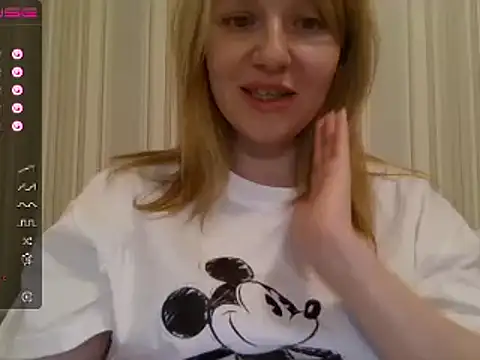 urbadkitty online show from 3, 1, 2025