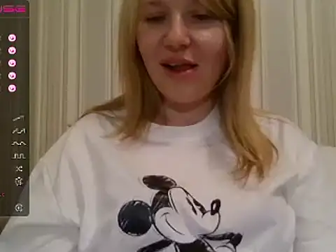 urbadkitty online show from 4, 1, 2025