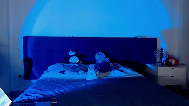 luna palmerau online show from 23, 10, 2025