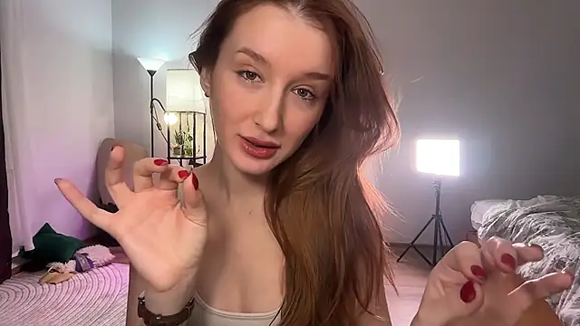 OmeliaDior online show from 6, 4, 2026