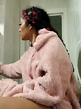 Laanegraofficial  online show from 30, 9, 2025