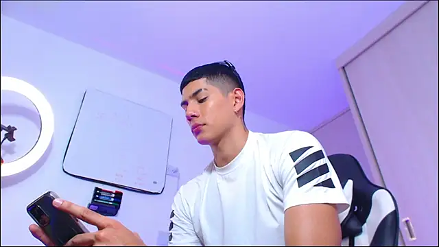 Snapshot of Valerio_20 chatting on 21, 5, 2026 Valerio 20 online show from 21, 5, 2026