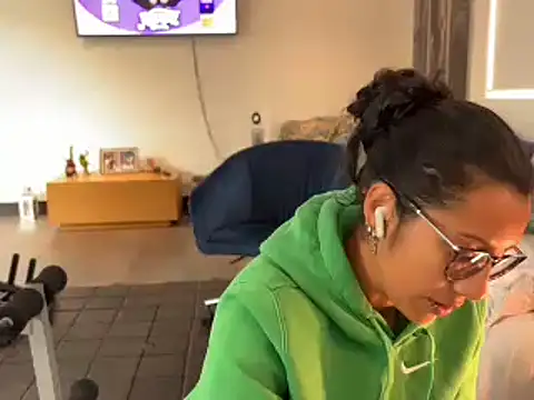 Snapshot of fergie21 chatting on 16, 10, 2025 fergie21 online show from 16, 10, 2025