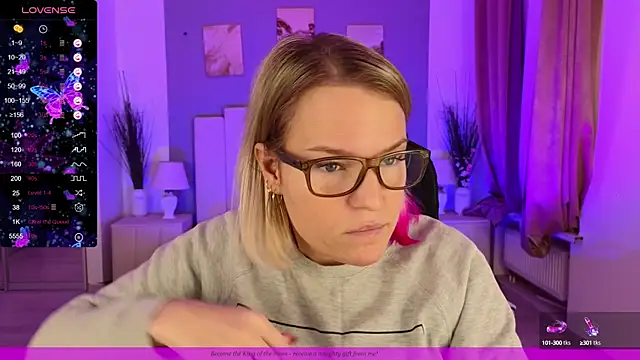 EVAshinyGIRL online show from 17, 12, 2024