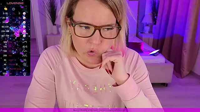 EVAshinyGIRL online show from 12, 1, 2025