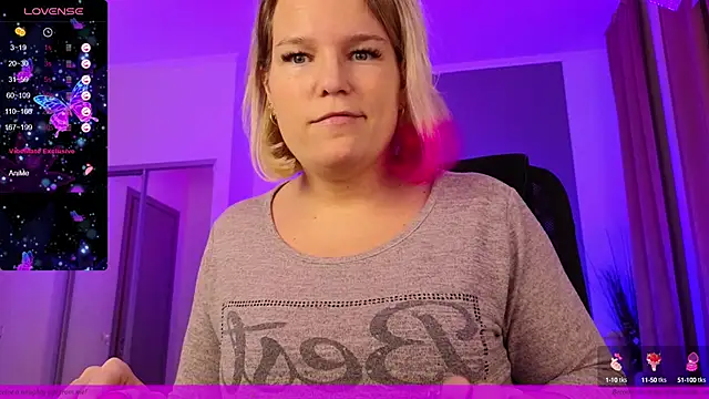 EVAshinyGIRL online show from 30, 1, 2025