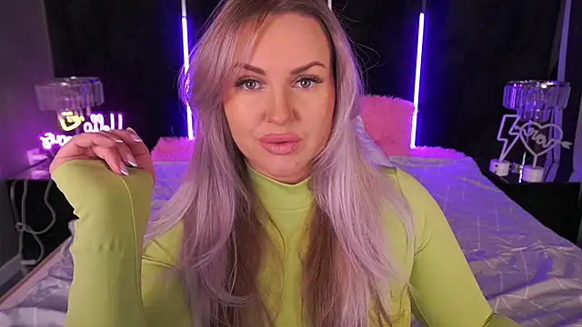 KiraCandyS online show from 5, 10, 2025