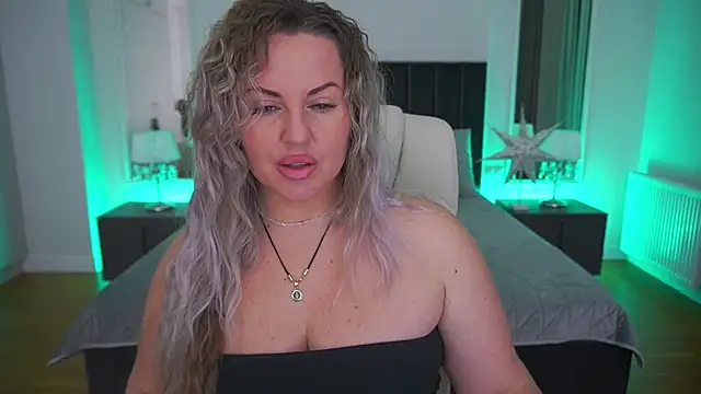 KiraCandyS online show from 22, 3, 2026