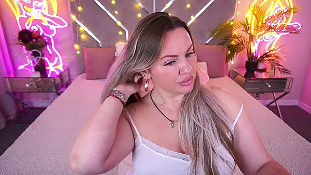 KiraCandyS online show from 26, 4, 2026