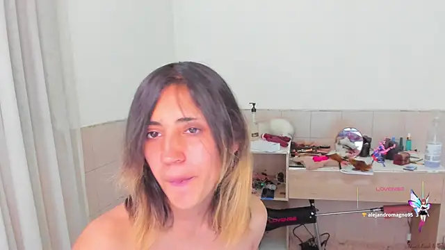 linnie  online show from 19, 9, 2025