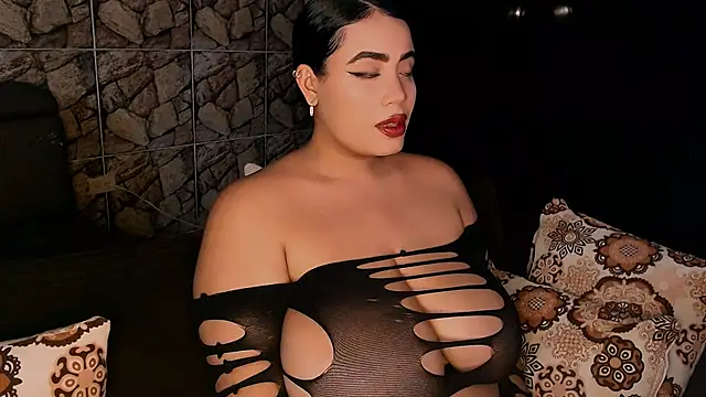 Emmacamille online show from 1, 3, 2025