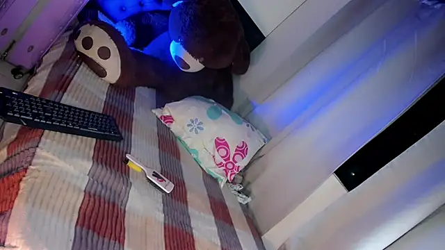 Snapshot of Maryonthemoon chatting on 31, 12, 2024 Maryonthemoon online show from 31, 12, 2024