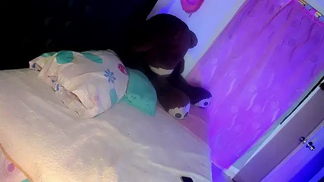 Snapshot of Maryonthemoon chatting on 6, 3, 2025 Maryonthemoon online show from 6, 3, 2025