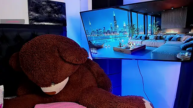 Snapshot of Maryonthemoon chatting on 11, 11, 2025 Maryonthemoon online show from 11, 11, 2025