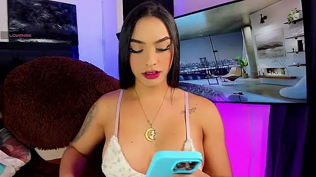 Snapshot of Maryonthemoon chatting on 13, 11, 2025 Maryonthemoon online show from 13, 11, 2025