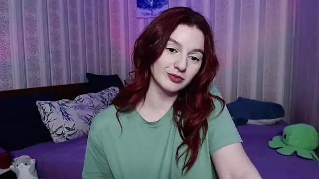 Snapshot of JulthHell chatting on 4, 12, 2025 JulthHell online show from 4, 12, 2025