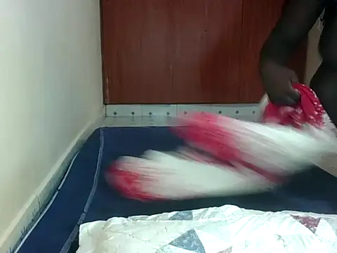 hotebbbyy online show from 21, 4, 2026