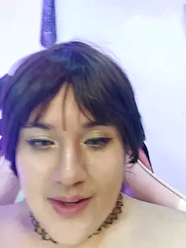 ItsNaiixa online show from 1, 2, 2025