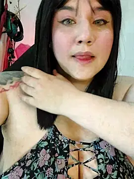 ItsNaiixa online show from 5, 10, 2025