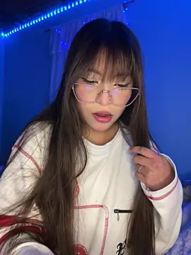 Snapshot of Lily_candy_X chatting on 11, 3, 2025 Lily candy X online show from 11, 3, 2025