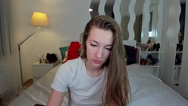 KateRedgar online show from 3, 2, 2025