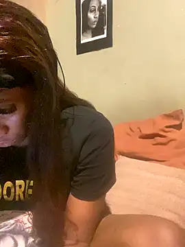 Moorella1 online show from 17, 11, 2025