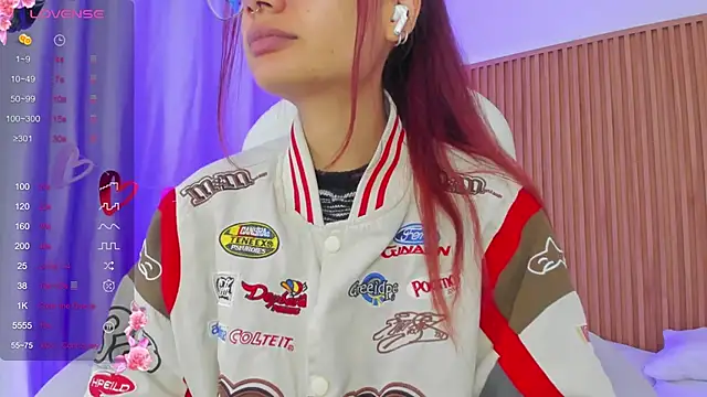 sophiecherry  online show from 9, 3, 2025