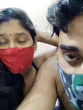 Snapshot of IND_COUPLE1 chatting on 18, 12, 2024 IND COUPLE1 online show from 18, 12, 2024