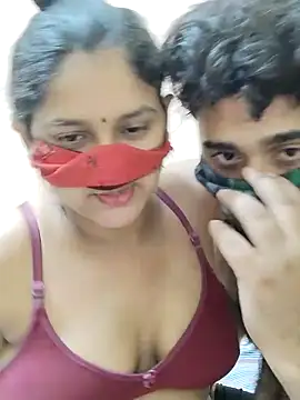 Snapshot of IND_COUPLE1 chatting on 21, 12, 2024 IND COUPLE1 online show from 21, 12, 2024