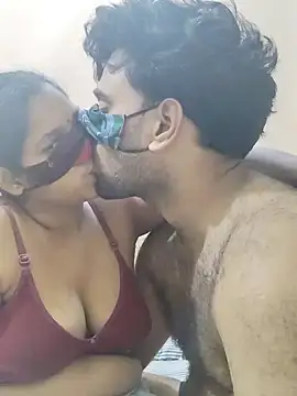 Snapshot of IND_COUPLE1 chatting on 22, 12, 2024 IND COUPLE1 online show from 22, 12, 2024