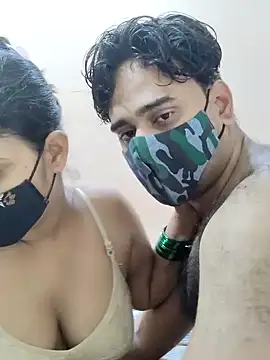 Snapshot of IND_COUPLE1 chatting on 4, 1, 2025 IND COUPLE1 online show from 4, 1, 2025