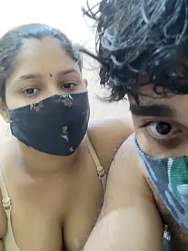 Snapshot of IND_COUPLE1 chatting on 4, 1, 2025 IND COUPLE1 online show from 4, 1, 2025