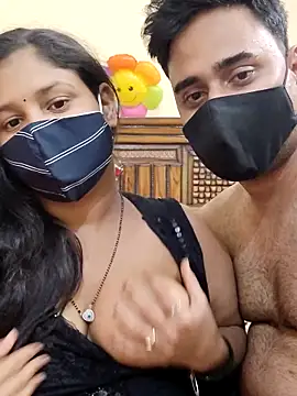 Snapshot of IND_COUPLE1 chatting on 9, 2, 2025 IND COUPLE1 online show from 9, 2, 2025