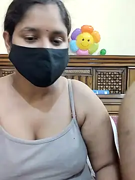 Snapshot of IND_COUPLE1 chatting on 1, 3, 2025 IND COUPLE1 online show from 1, 3, 2025