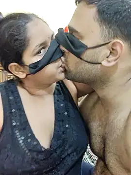 Snapshot of IND_COUPLE1 chatting on 3, 3, 2025 IND COUPLE1 online show from 3, 3, 2025