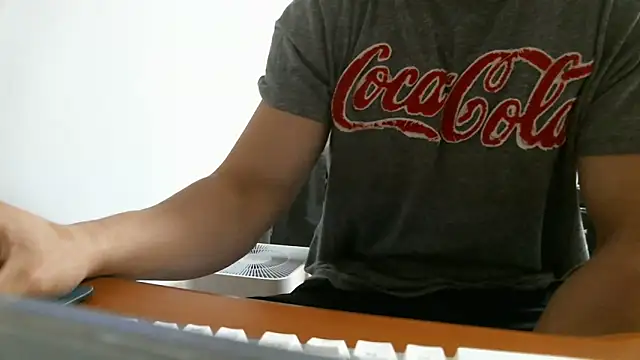 Stellan 0412 online show from 24, 3, 2026