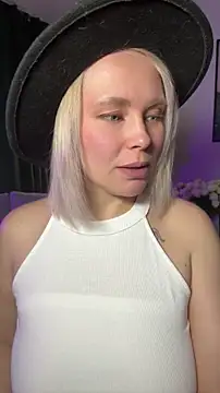 Charming Daphny online show from 29, 4, 2026