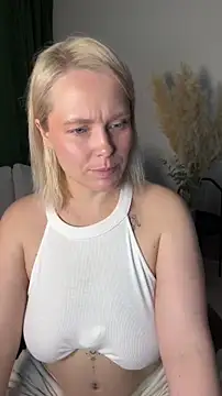 Snapshot of Charming_Daphny chatting on 16, 5, 2026 Charming Daphny online show from 16, 5, 2026