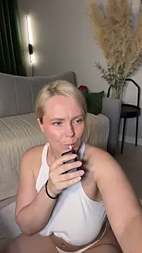 Snapshot of Charming_Daphny chatting on 16, 5, 2026 Charming Daphny online show from 16, 5, 2026