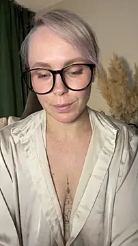 Snapshot of Charming_Daphny chatting on 21, 5, 2026 Charming Daphny online show from 21, 5, 2026