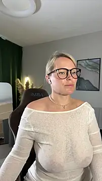 Snapshot of Charming_Daphny chatting on 19, 6, 2026 Charming Daphny online show from 19, 6, 2026