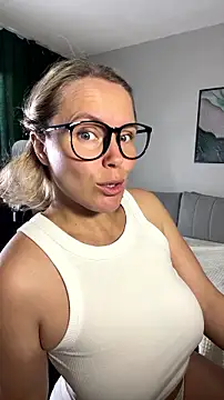 Snapshot of Charming_Daphny chatting on 12, 7, 2026 Charming Daphny online show from 12, 7, 2026