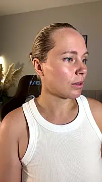 Snapshot of Charming_Daphny chatting on 15, 7, 2026 Charming Daphny online show from 15, 7, 2026