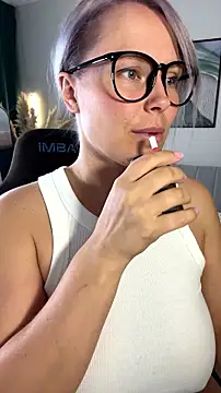 Snapshot of Charming_Daphny chatting on 18, 7, 2026 Charming Daphny online show from 18, 7, 2026