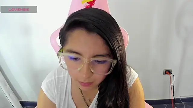 Snapshot of _Angelinaandrade_ chatting on 28, 2, 2025 Angelinaandrade online show from 28, 2, 2025