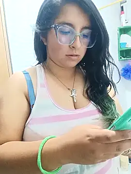 Snapshot of _Angelinaandrade_ chatting on 22, 10, 2025 Angelinaandrade online show from 22, 10, 2025