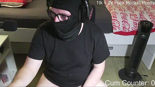 HornyTeenBoy64 online show from 14, 6, 2026