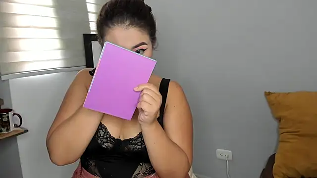 LiahDiaz online show from 21, 4, 2026