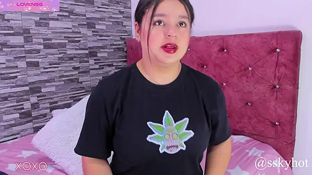 skyhotgirll online show from 11, 1, 2025