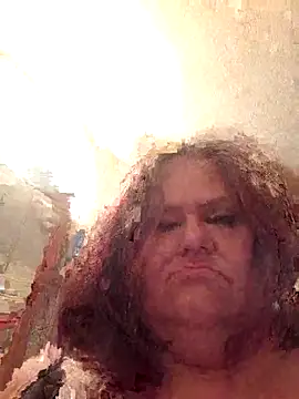 Snapshot of mcv131985 chatting on 13, 4, 2026 mcv131985 online show from 13, 4, 2026